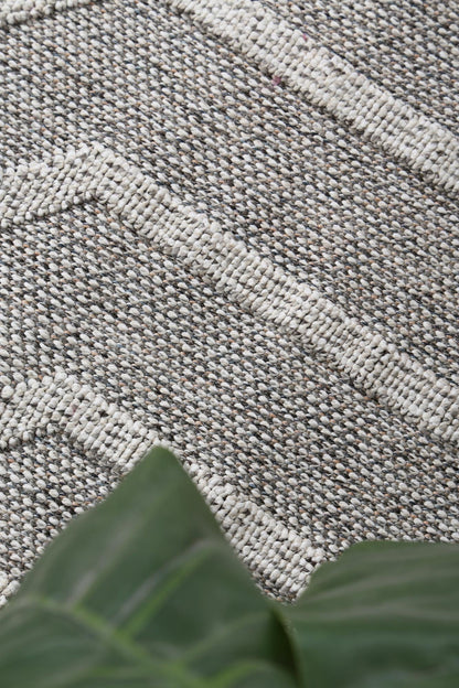 Torrelle Suri Ash Geometric Flatweave Rug