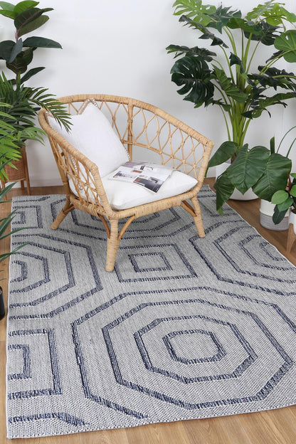Torrelle Hale Charcoal Geometric Flatweave Rug