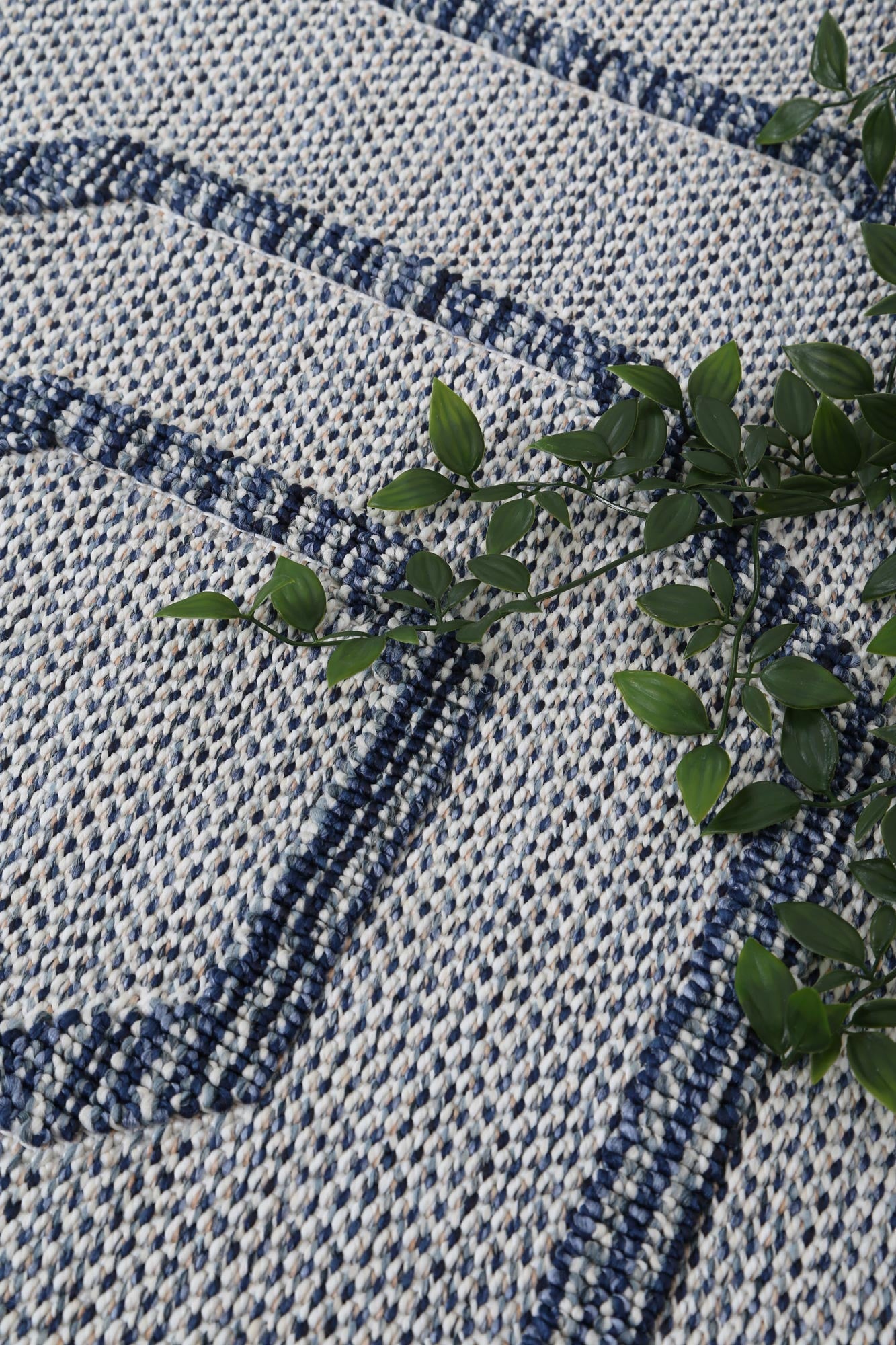 Torrelle Hale Charcoal Geometric Flatweave Rug