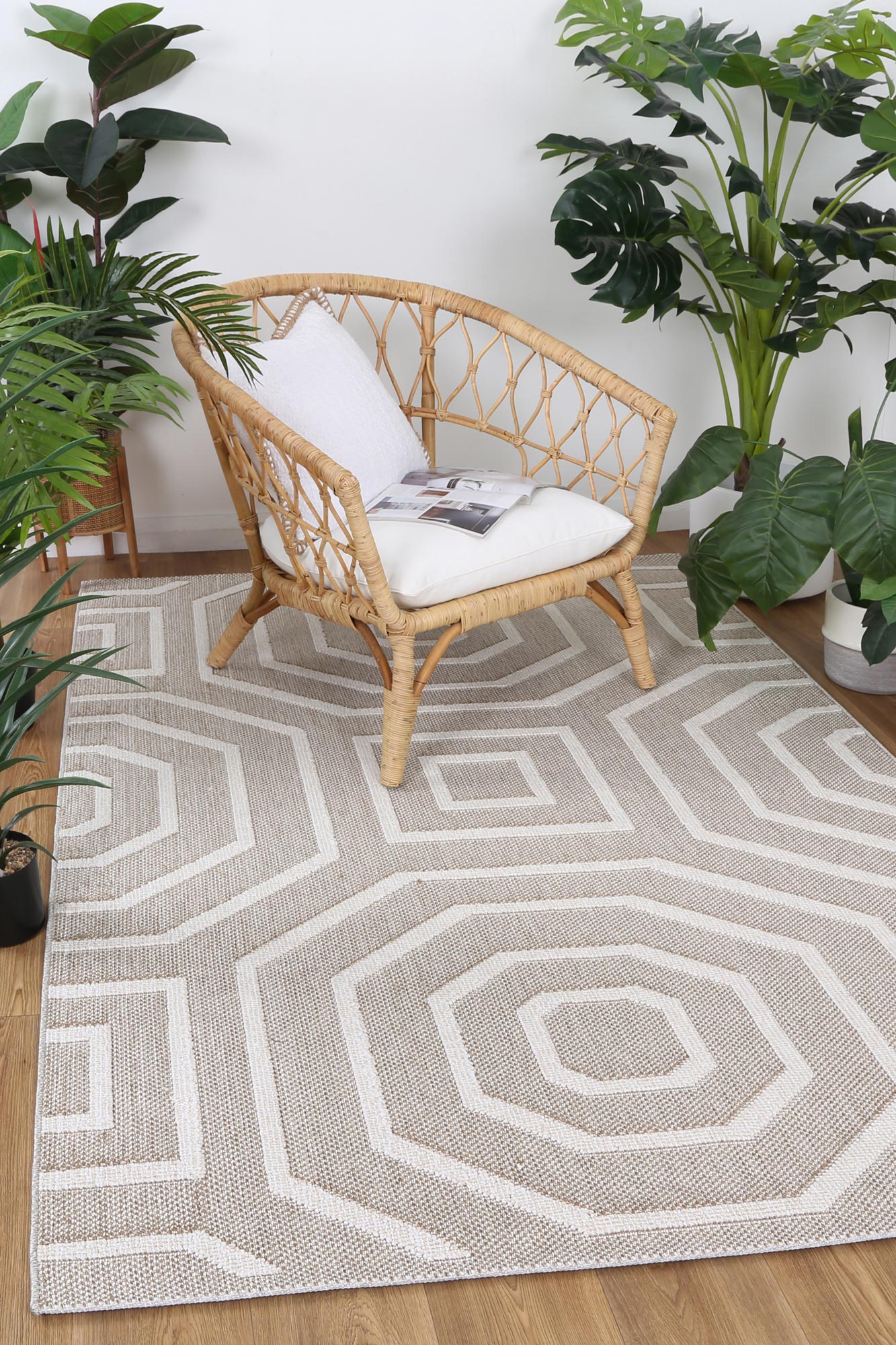 Torrelle Lui Beige Geometric Flatweave Rug