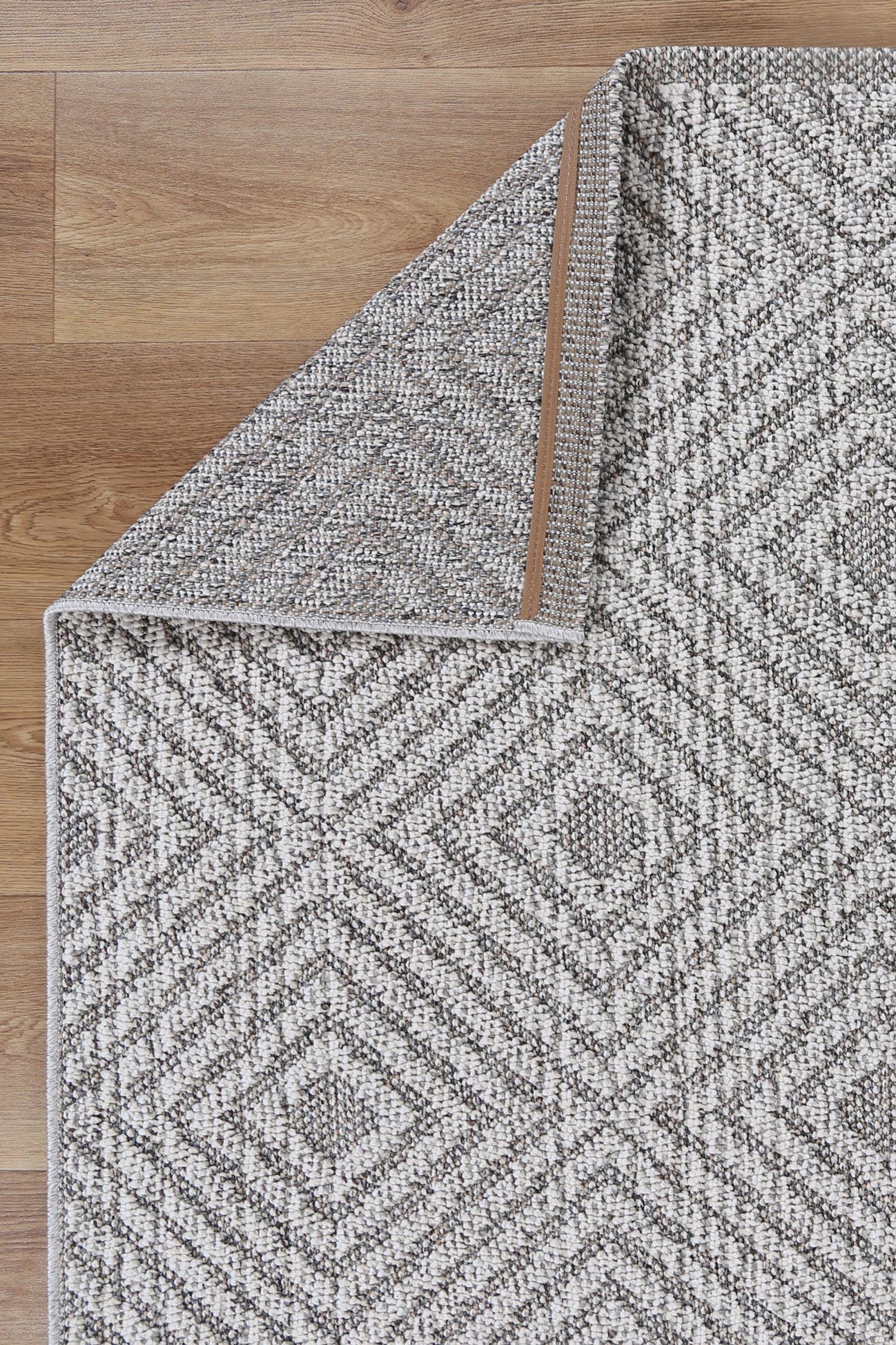 Torrelle Walasi Ash Geometric Flatweave Rug