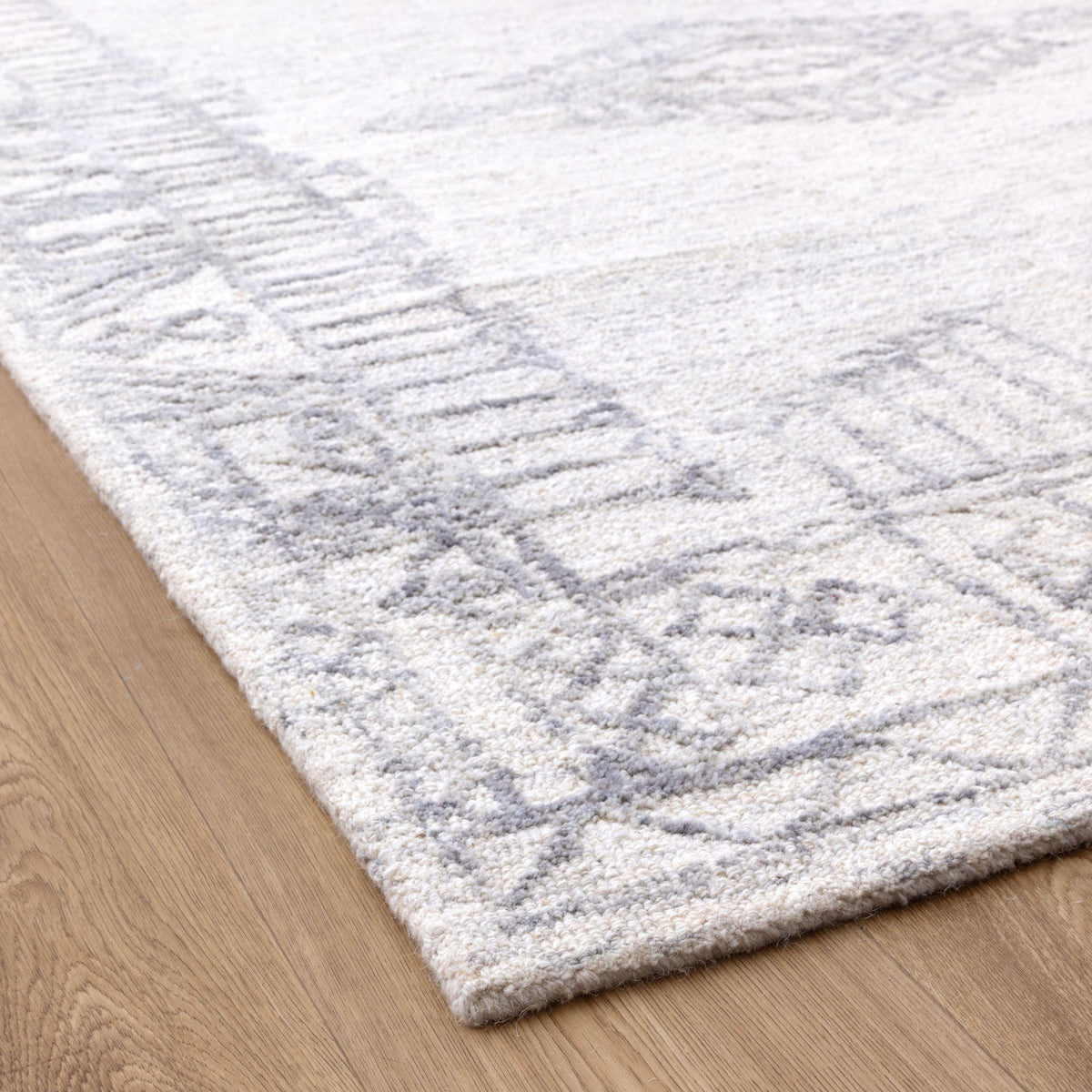 Laurel Orient Ivory Wool Rug