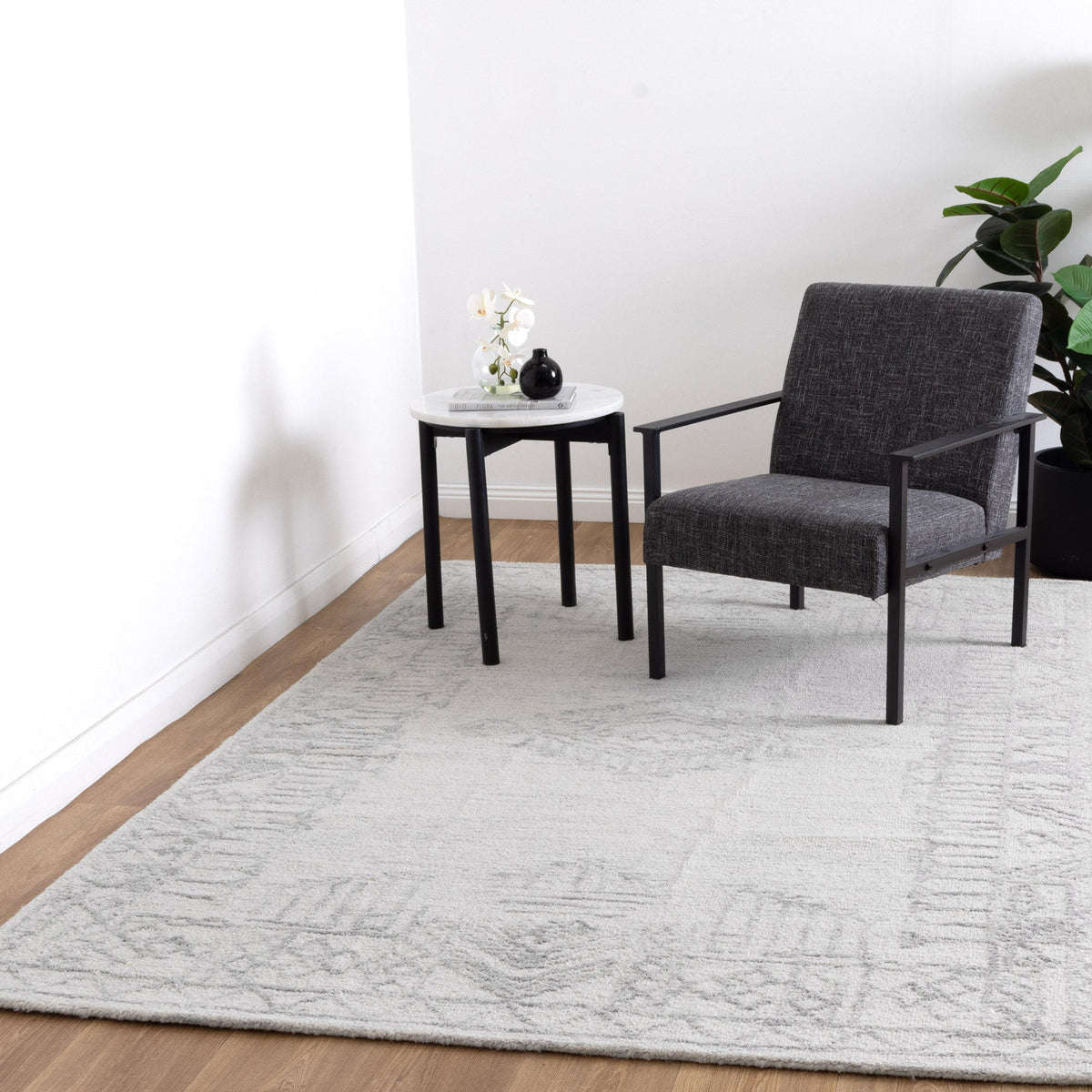 Laurel Orient Ivory Wool Rug